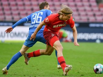 VfL Wolfsburg will womöglich Sebastiaan Bornauw (r.)