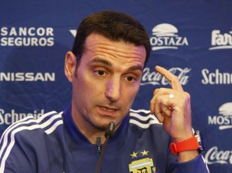Skeptisch: Argentiniens Nationaltrainer Lionel Scaloni Skeptisch: Argentiniens Nationaltrainer Lionel Scaloni