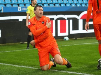 Sören Gonther bleibt bis 2023 beu Aue