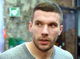 Kritisiert die Führung seines Heimatvereins FC Köln: Lukas Podolski. Foto: Henning Kaiser/dpa Kritisiert die Führung seines Heimatvereins FC Köln: Lukas Podolski. Foto: Henning Kaiser/dpa