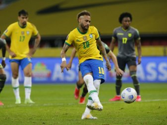 Superstar Neymar trifft vom Punkt Superstar Neymar trifft vom Punkt