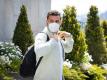 Volland bei seiner Ankunft am Hotel Nidum, in dem die deutsche Fußball-Nationalmannschaft während ihres EM-Trainingslagers in Tirol wohnt. Foto: Christian Charisius/dpa