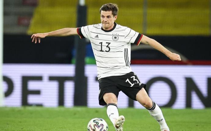 Der deutsche Nationalspieler Jonas Hofmann hat noch zwei Jahre Vertrag bei Borussia Mönchengladbach. Foto: Christian Charisius/dpa