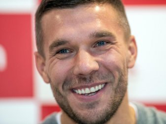 Ex-Fußball-Nationalspieler Lukas Podolski will noch ein bisschen spielen. Foto: Bernd Thissen/dpa