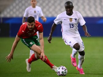 N'Golo Kante (r.) möchte auch bei der EM überzeugen