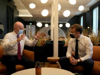 Macron und Infantino weihen FIFA-Niederlassung ein Macron und Infantino weihen FIFA-Niederlassung ein