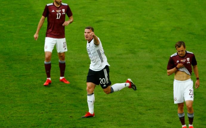 Gosens spricht über Hasskommentare gegen Profis