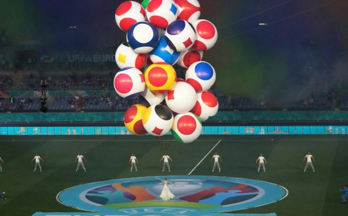 Am Freitagabend wurde die Fußball-EM in Rom eröffnet