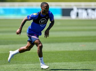 Von der Queen geehrt: Raheem Sterling Von der Queen geehrt: Raheem Sterling