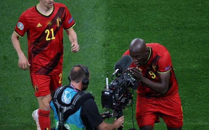 Richtete emotionale Worte an seinen Inter-Teamkollegen Christian Eriksen: Belgiens Romelu Lukaku. Foto: Maksim Konstantinov/SOPA Images via ZUMA Wire/dpa