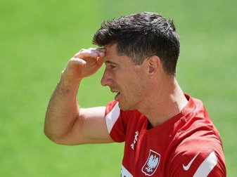 Kapitän, Superstar und Rekordspieler in Personalunion: Polens Robert Lewandowski. Foto: Adam Warzawa/PAP/dpa Kapitän, Superstar und Rekordspieler in Personalunion: Polens Robert Lewandowski. Foto: Adam Warzawa/PAP/dpa