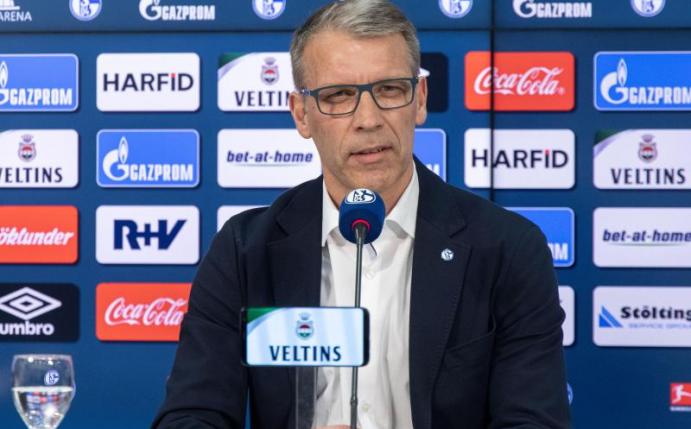Sieht Schalke vor einer schwierigen Saison in der 2. Liga: Sportvorstand Peter Knäbel. Foto: Karsten Rabas/FC Schalke 04/dpa