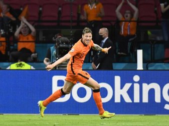 Torschütze Wout Weghorst von den Niederlanden feiert das 2:0 gegen die Ukraine. Foto: Piroschka Van De Wouw/Pool Reuters/AP/dpa Torschütze Wout Weghorst von den Niederlanden feiert das 2:0 gegen die Ukraine. Foto: Piroschka Van De Wouw/Pool Reuters/AP/dpa