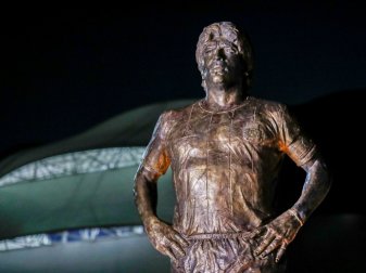 Nicht nur als Statue noch präsent: Diego Maradona Nicht nur als Statue noch präsent: Diego Maradona