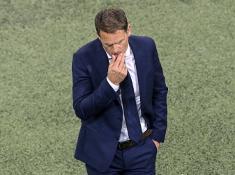 Besorgt um seinen Ex-Spieler: Frank de Boer Besorgt um seinen Ex-Spieler: Frank de Boer