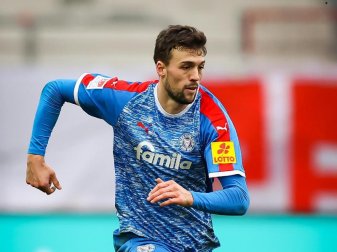 Wechselt von Holstein Kiel zum Hamburger SV: Jonas Meffert. Foto: Christian Charisius/dpa Wechselt von Holstein Kiel zum Hamburger SV: Jonas Meffert. Foto: Christian Charisius/dpa
