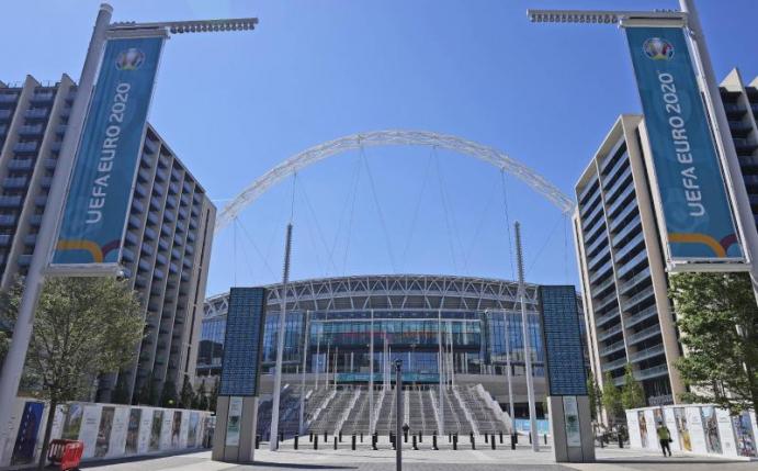 Für das EM-Finale im Wembley-Stadion werden 40.000 Zuschauer zugelassen. Foto: Frank Augstein/AP/dpa