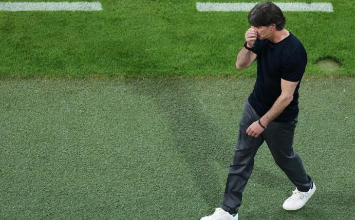 Für Alarmstimmung sieht Joachim Löw nach dem Fehlstart in seine Abschiedstour keinen Anlass. Foto: Christian Charisius/dpa