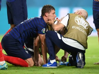 Benjamin Pavard war während des Spiels ohnmächtig Benjamin Pavard war während des Spiels ohnmächtig