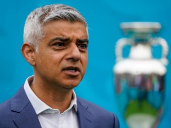 Sadiq Khan warnt schottische Fans vor Reise Sadiq Khan warnt schottische Fans vor Reise
