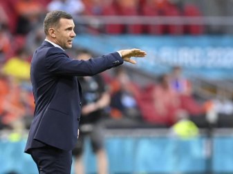 Andrej Schewtschenko, der Trainer der Ukraine, will das Duell der Außenseiter gegen Nordmazedonien unbedingt gewinnen. Foto: John Thys/Pool AFP/AP/dpa Andrej Schewtschenko, der Trainer der Ukraine, will das Duell der Außenseiter gegen Nordmazedonien unbedingt gewinnen. Foto: John Thys/Pool AFP/AP/dpa