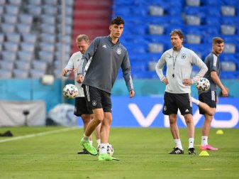 Nationalspieler Kai Havertz (v.) sieht trotz der Auftaktniederlage keinen besonderen Druck für das DFB-Team. Foto: Federico Gambarini/dpa Nationalspieler Kai Havertz (v.) sieht trotz der Auftaktniederlage keinen besonderen Druck für das DFB-Team. Foto: Federico Gambarini/dpa