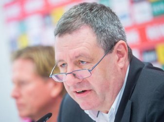 Werner Wolf entschuldigte sich bei den FC-Mitgliedern. Foto: Rolf Vennenbernd/dpa Werner Wolf entschuldigte sich bei den FC-Mitgliedern. Foto: Rolf Vennenbernd/dpa