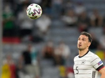 Mats Hummels wehrt sich gegen Kritik von Schweinsteiger Mats Hummels wehrt sich gegen Kritik von Schweinsteiger