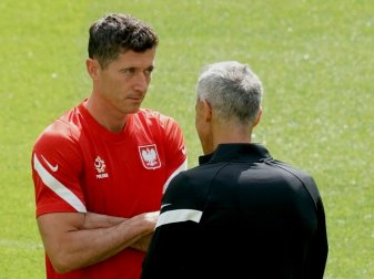 Lewandowski bekommt Rückendeckung von Trainer Sousa Lewandowski bekommt Rückendeckung von Trainer Sousa