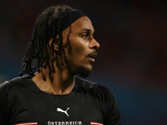 Valentino Lazaro könnte für den Rest der EM fehlen Valentino Lazaro könnte für den Rest der EM fehlen