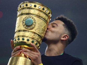 Bleibt er oder geht er beim Pokalsieger? Für Jadon Sancho soll dem BVB ein konkretes Angebot vorliegen. Foto: Martin Rose/Getty-Pool/dpa Bleibt er oder geht er beim Pokalsieger? Für Jadon Sancho soll dem BVB ein konkretes Angebot vorliegen. Foto: Martin Rose/Getty-Pool/dpa