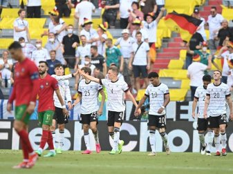 Deutschland schlägt Portugal mit 4:2 Deutschland schlägt Portugal mit 4:2