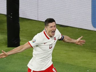 Lewandowski hält Polen im Turnier Lewandowski hält Polen im Turnier