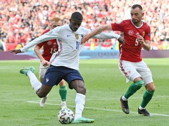 Ousmane Dembele wird auf eine Knieverletzung untersucht Ousmane Dembele wird auf eine Knieverletzung untersucht