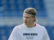 Norwegens Erling Haaland trägt ein T-Shirt mit der Aufschrift «Human Rights. On and off the pitch». Foto: Fermin Rodriguez/AP/dpa