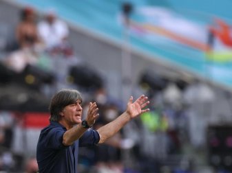 Im DFB-Basiscamp startet Joachim Löw heute die Schulungen für das letzte Gruppenspiel gegen Ungarn. Foto: Christian Charisius/dpa Im DFB-Basiscamp startet Joachim Löw heute die Schulungen für das letzte Gruppenspiel gegen Ungarn. Foto: Christian Charisius/dpa