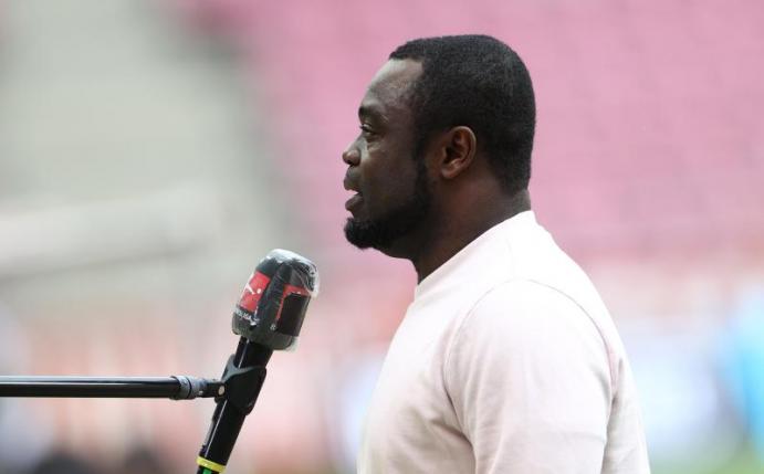 Fordert Demut vor der 2. Liga: Gerald Asamoah. Foto: Rolf Vennenbernd/dpa-Pool/dpa