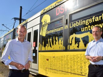 Carsten Cramer (l.) freut sich über die Aktion Carsten Cramer (l.) freut sich über die Aktion