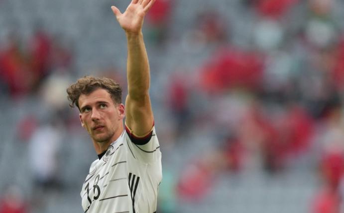 Leon Goretzka lobt Bundestrainer Joachim Löw