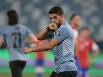 Trifft für Uruguay: Luis Suarez Trifft für Uruguay: Luis Suarez