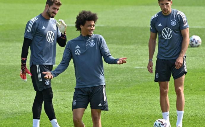 Startformation: Sane und Goretzka sind bereit