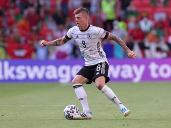 Toni Kroos warnt sein Team vor Überheblichkeit Toni Kroos warnt sein Team vor Überheblichkeit