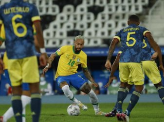 Superstar Neymar (M) gewann mit Brasilien gegen Kolumbien. Foto: Bruna Prado/AP/dpa Superstar Neymar (M) gewann mit Brasilien gegen Kolumbien. Foto: Bruna Prado/AP/dpa