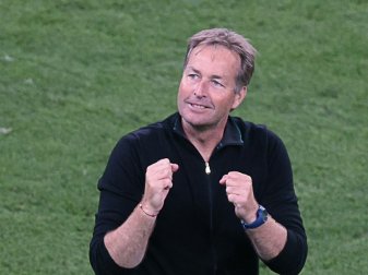 Dänemarks Trainer Kasper Hjulmand lässt Elfmeter üben Dänemarks Trainer Kasper Hjulmand lässt Elfmeter üben