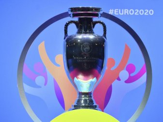 Das Objekt der Begierde: Die EM-Trophäe. Foto: Harold Cunningham/UEFA via Getty Images/dpa Das Objekt der Begierde: Die EM-Trophäe. Foto: Harold Cunningham/UEFA via Getty Images/dpa