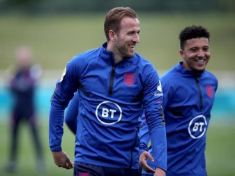 Harry Kane (l) und Jadon Sancho trainieren mit bester Laune. Foto: Nick Potts/PA Wire/dpa Harry Kane (l) und Jadon Sancho trainieren mit bester Laune. Foto: Nick Potts/PA Wire/dpa