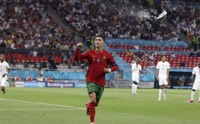 Portugals Cristiano Ronaldo eilt von einem Rekord zum nächsten. Foto: Bernadett Szabo/Reuters Pool/AP/dpa