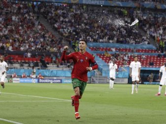 Portugals Cristiano Ronaldo eilt von einem Rekord zum nächsten. Foto: Bernadett Szabo/Reuters Pool/AP/dpa Portugals Cristiano Ronaldo eilt von einem Rekord zum nächsten. Foto: Bernadett Szabo/Reuters Pool/AP/dpa