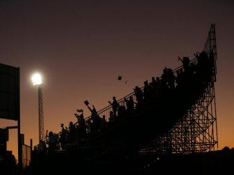 Offiziell sind zum Start der neuen Fußball-Saison in allen Stadien der spanischen Profiligen wieder Zuschauer zugelassen. Foto: Francisco Seco/AP/dpa Offiziell sind zum Start der neuen Fußball-Saison in allen Stadien der spanischen Profiligen wieder Zuschauer zugelassen. Foto: Francisco Seco/AP/dpa