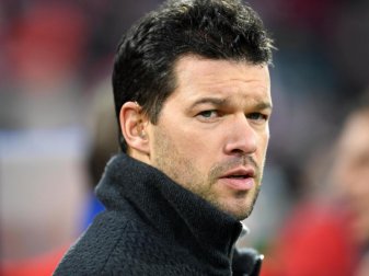 Ist mit den EM-Leistungen von Leroy Sané nicht zufrieden: Ex-DFB-Kapitän Michael Ballack. Foto: Tobias Hase/dpa Ist mit den EM-Leistungen von Leroy Sané nicht zufrieden: Ex-DFB-Kapitän Michael Ballack. Foto: Tobias Hase/dpa